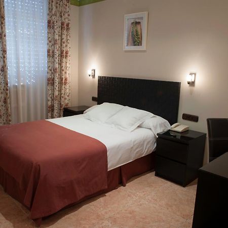 Hotel Alfonso IX (Adults Only) Caces Zewnętrze zdjęcie
