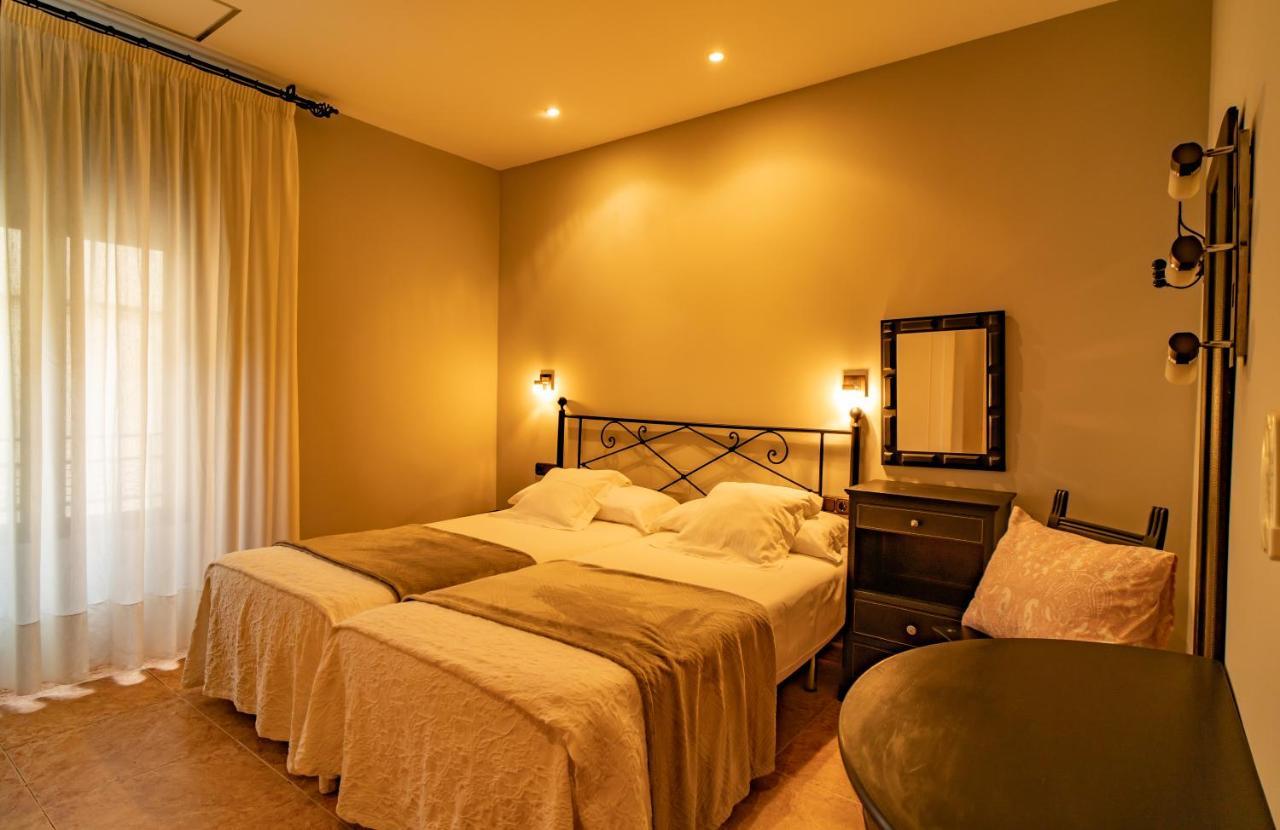 Hotel Alfonso IX (Adults Only) Caces Zewnętrze zdjęcie