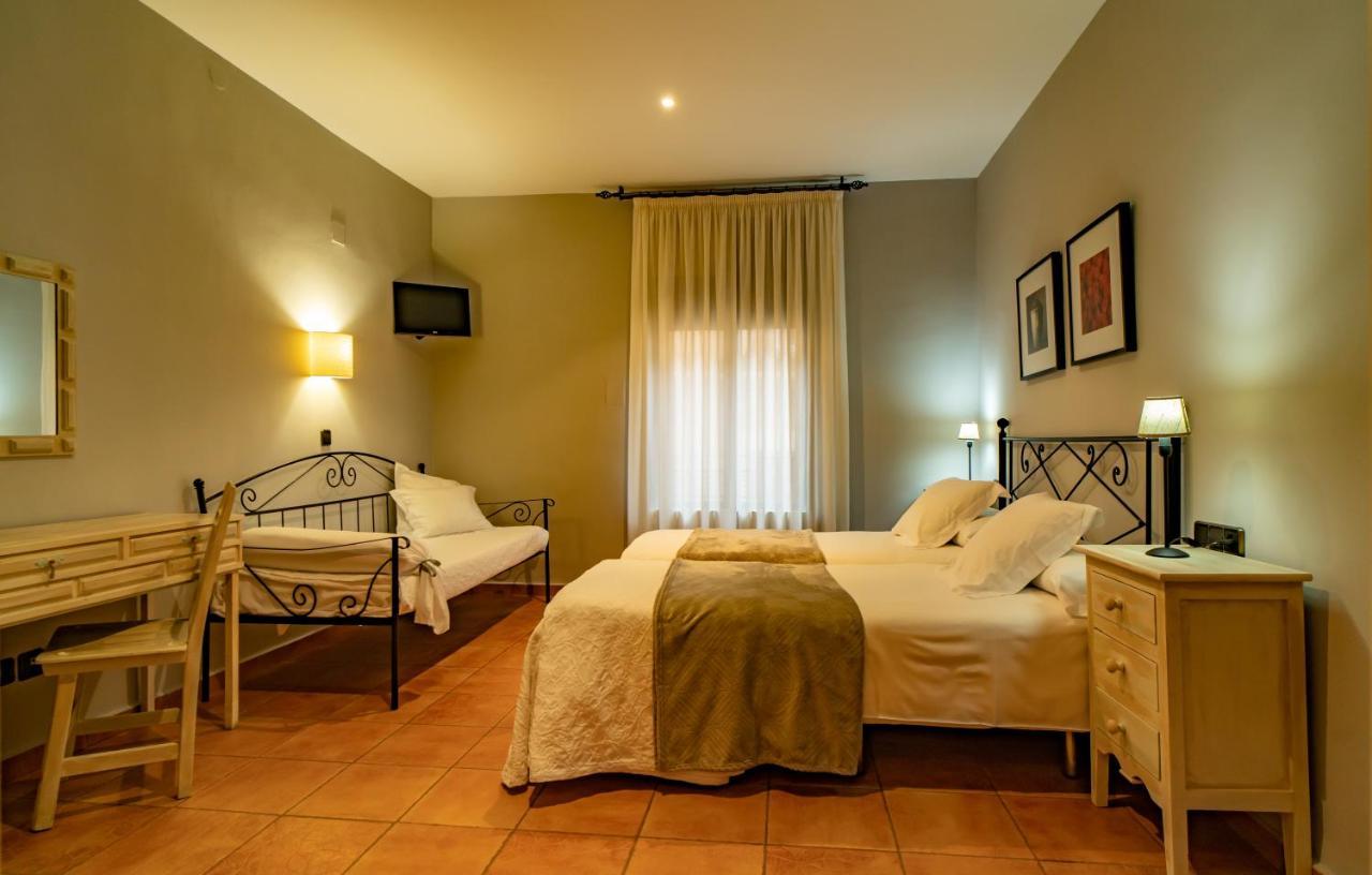 Hotel Alfonso IX (Adults Only) Caces Zewnętrze zdjęcie