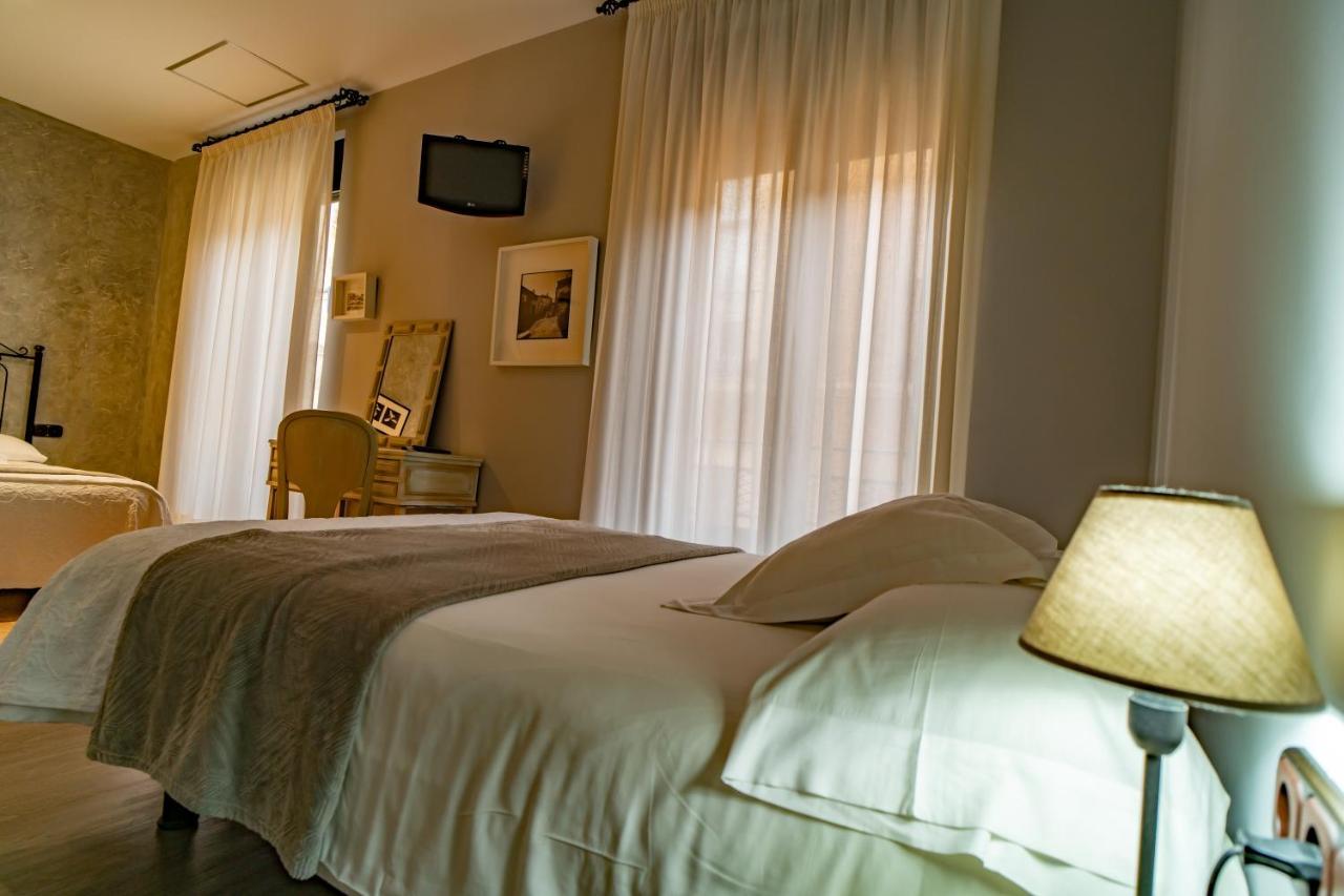 Hotel Alfonso IX (Adults Only) Caces Zewnętrze zdjęcie