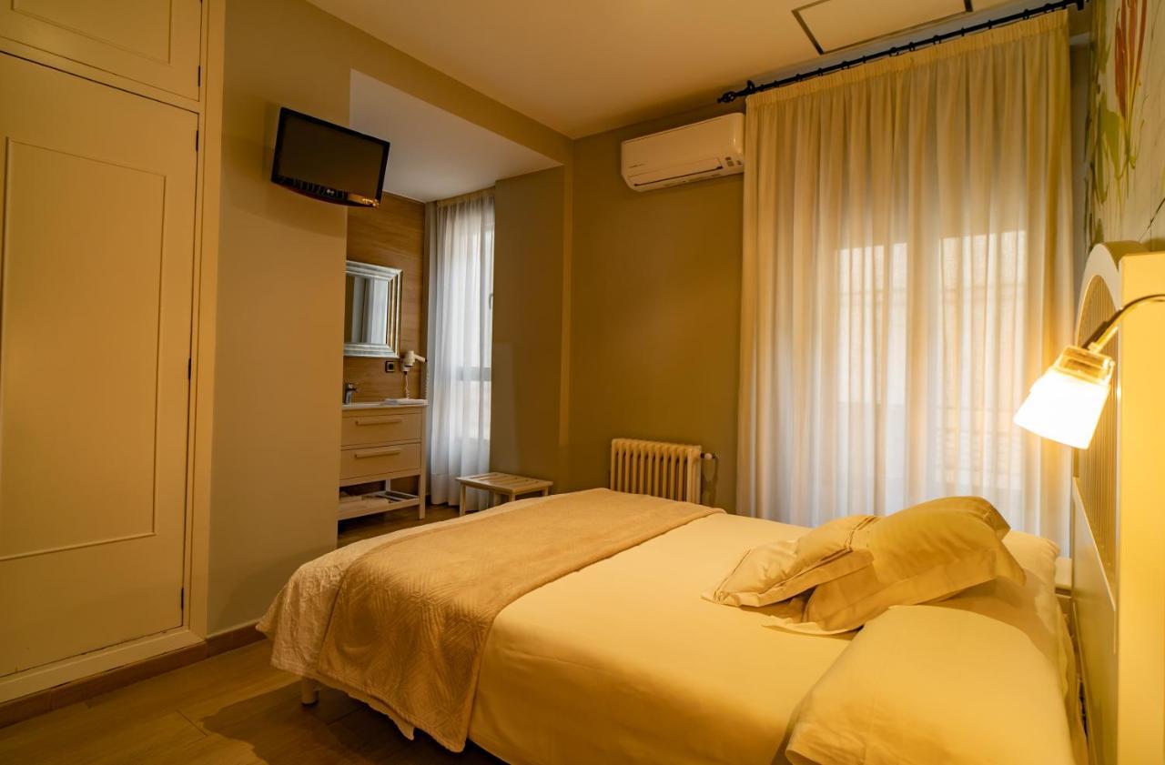 Hotel Alfonso IX (Adults Only) Caces Zewnętrze zdjęcie