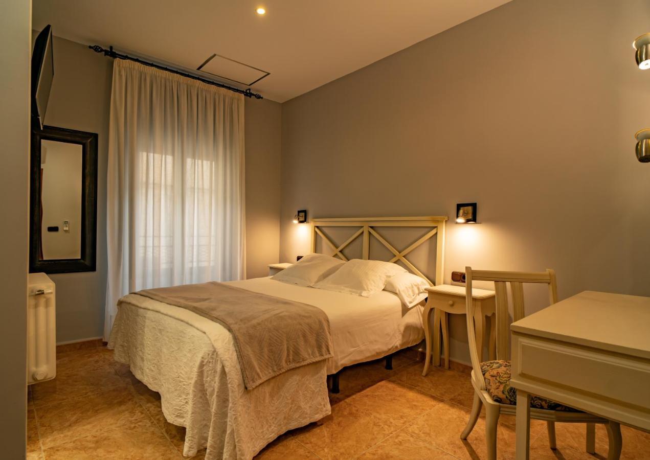 Hotel Alfonso IX (Adults Only) Caces Zewnętrze zdjęcie